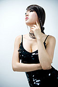 韩国美女车模黄美姬，性感紧身裙