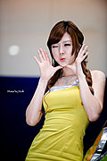 韩国美女车模黄美姬