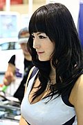 靓丽车模