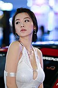 靓丽车模