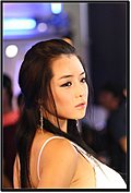 靓丽车模
