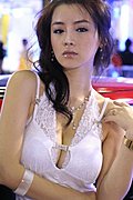 靓丽车模