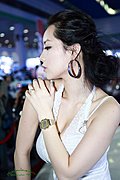 靓丽车模