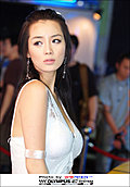 靓丽车模