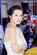 靓丽车模