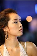 靓丽车模