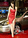 红裙美女