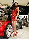 红裙美女