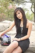 完美女赛车手亮相