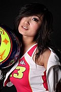 完美女赛车手亮相