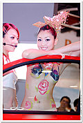 人体彩绘车模