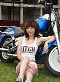 机车美女