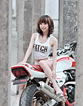 机车美女