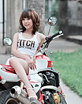 机车美女