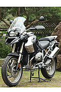 BMW S 1000RR新车发布会 长腿美眉助阵