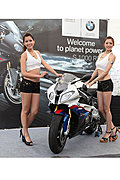 BMW S 1000RR新车发布会 长腿美眉助阵
