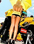 MotoGP顶级赛车女郎 盛夏拍摄绝美照