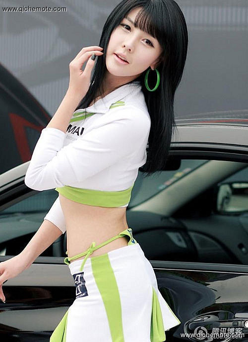美女车模李智友