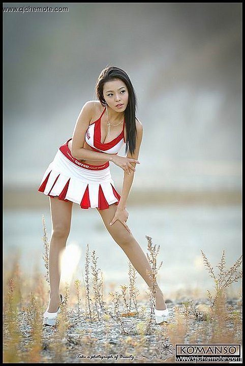 车模徐真儿大秀小蛮腰
