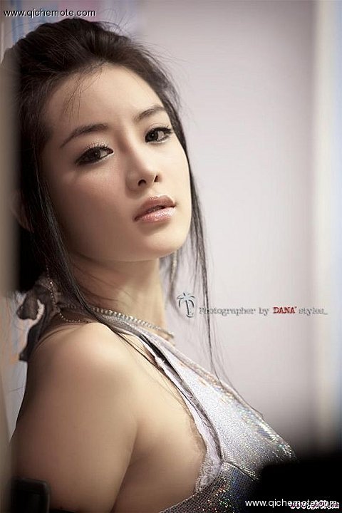 靓丽韩国性感的车模美女