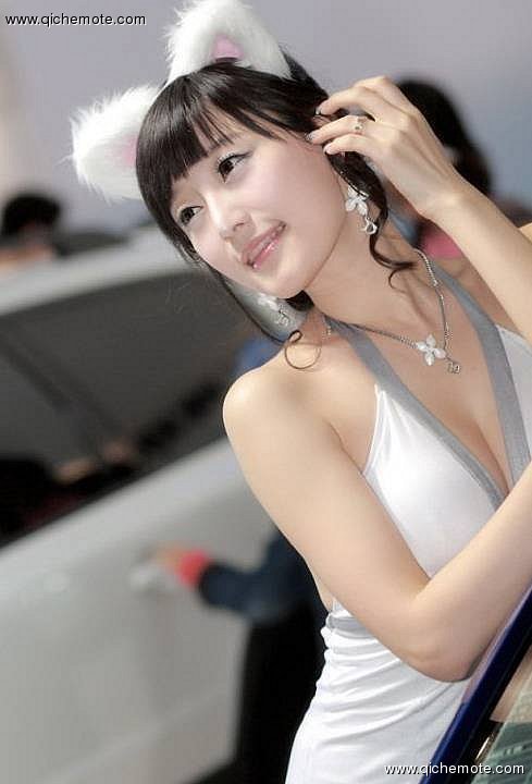 兔美女车模