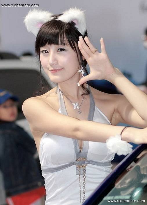 兔美女车模