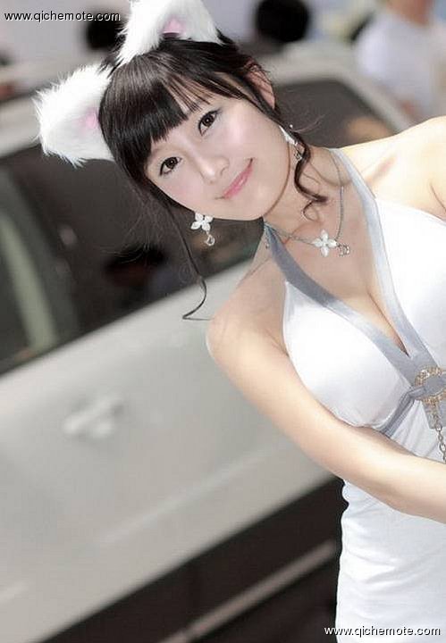 兔美女车模