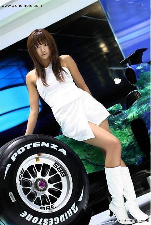兔美女车模