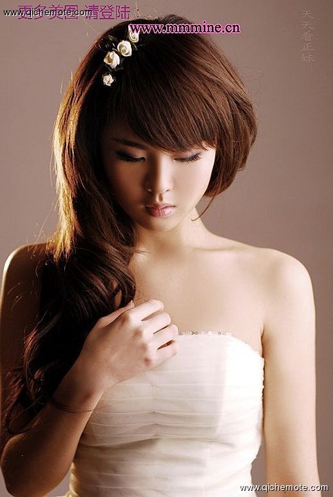 【中国性感酷似韩国车模美女写真清晰大图-共有