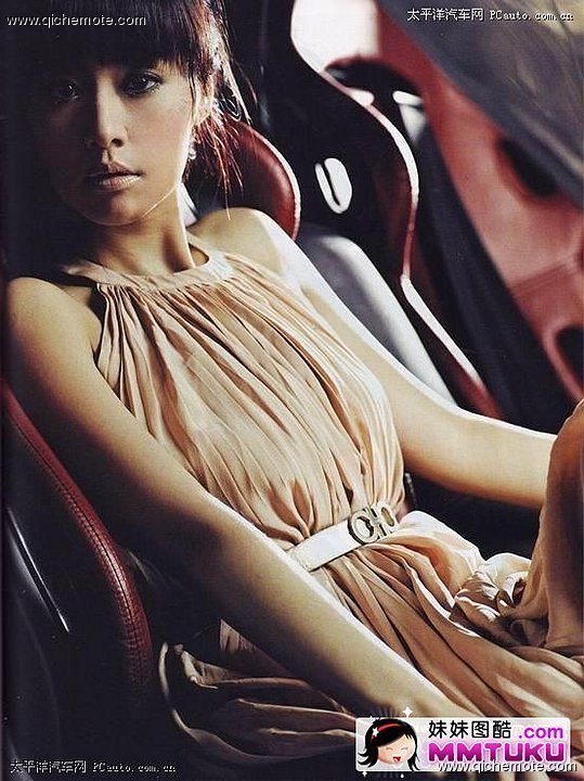 甜美林心如变身酷辣妹