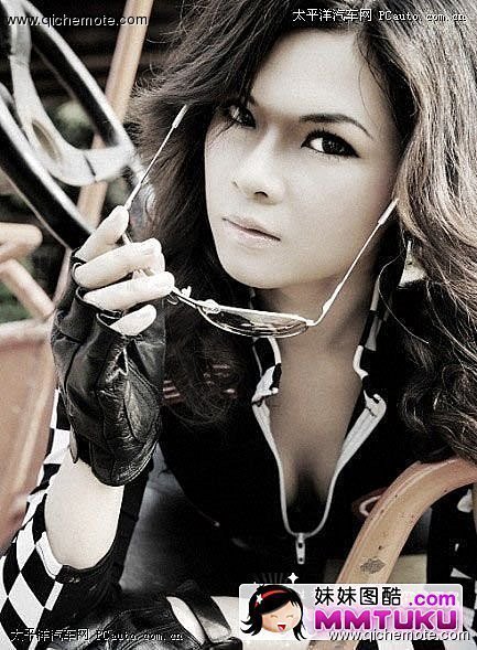 另类至极的美女车模