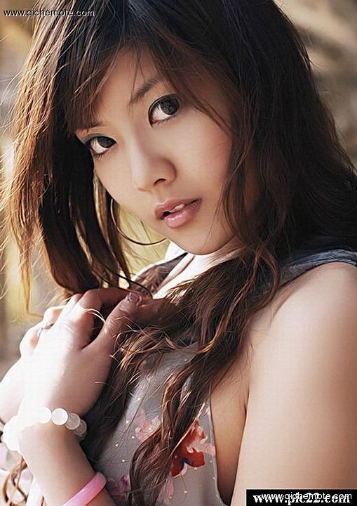 香港美女车模尹晓蓁冷艳写真