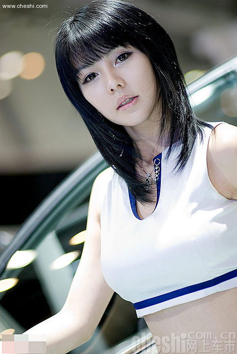 美女车模李智友
