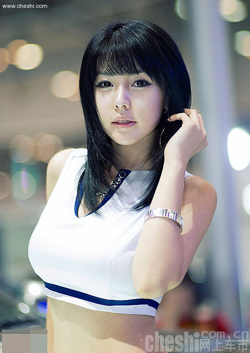 美女车模李智友