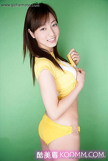 车库中的美少女池田夏希写真