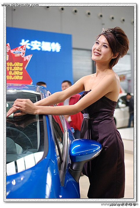 2009南宁东盟车展的美女车模们