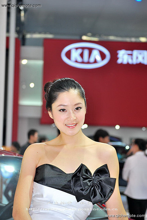 風韻十足的2009美女车模