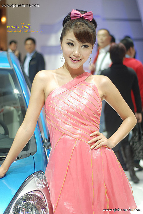 風韻十足的2009美女车模