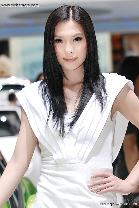 風韻十足的2009美女车模