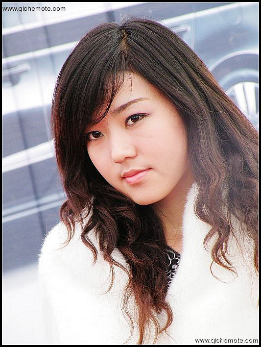 美女车模