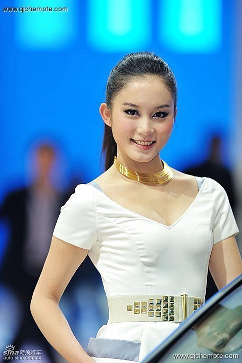 靓丽车模