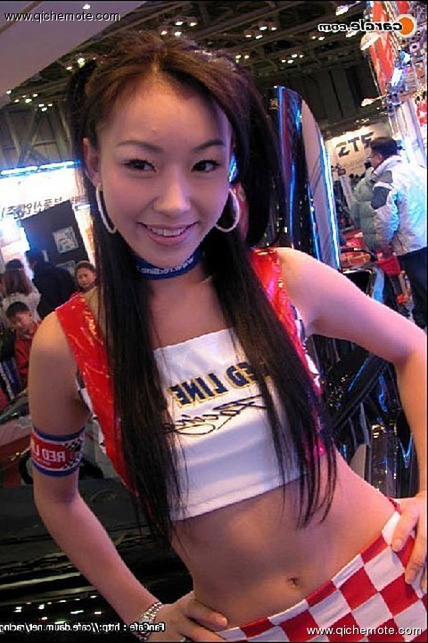 电眼美女