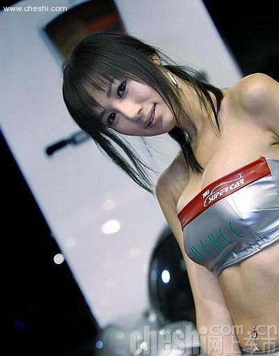 美女车模