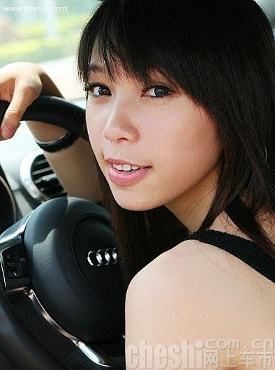 车内美女