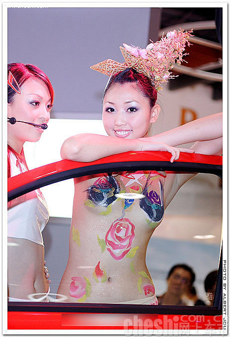 人体彩绘车模