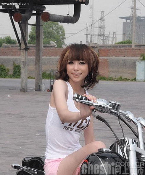 机车美女