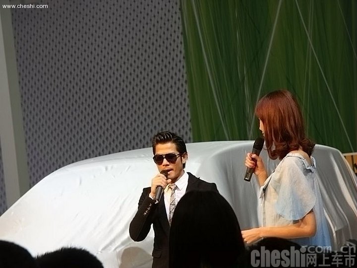 郭富城现身北京车展