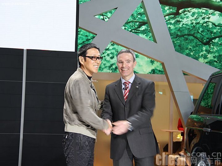 陈道明现身车展
