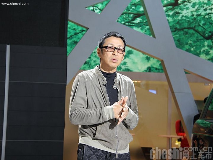 陈道明现身车展