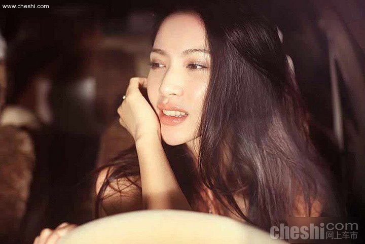 绝色车模
